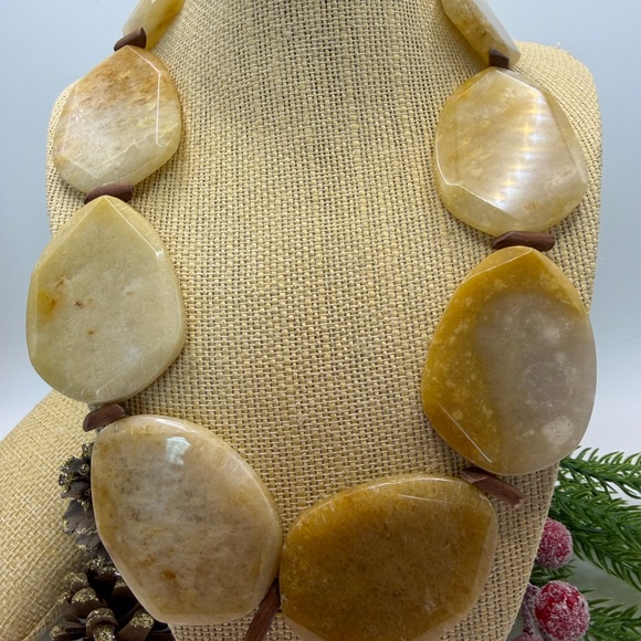 Chico’s Quartz Elegant Yellow Stone Necklace Timeless - Picture 9 of 17